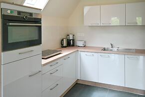 Cozy House Heide 6p at a Canal Near Lake Lauwersmeer