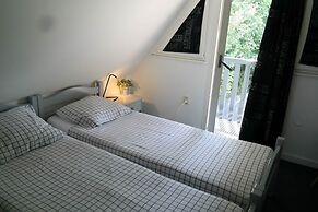 6 Pers - Holiday Home With Sunny Terrace by a Typical Dutch Canal