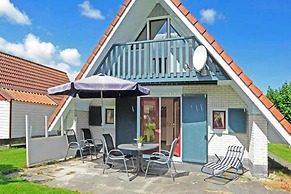 Modern Holiday Home at a Typical Dutch Canal, Close to the Lauwersmeer