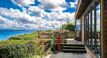 6 Pers Lauwersmeer Waterfront, Full Equipped and Modern House