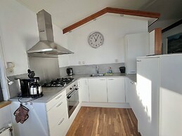 6 Pers Lauwersmeer Waterfront, Full Equipped and Modern House With Sau