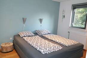 6 Pers Lauwersmeer Waterfront, Full Equipped and Modern House With Sau