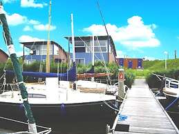 6 Pers Harbor House Nirvana on the Marina With Lake View and Sauna