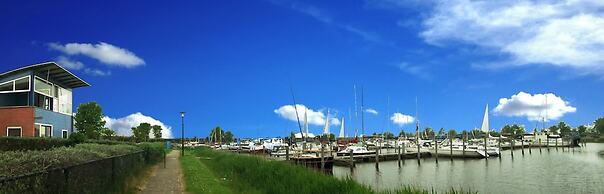 6 Pers Harbor House Nirvana on the Marina With Lake View and Sauna