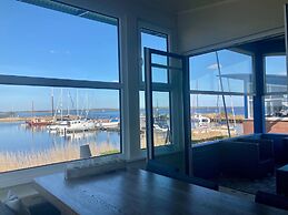 6 Pers Harbor House Nirvana on the Marina With Lake View and Sauna