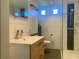 6 Pers Harbor House Nirvana on the Marina With Lake View and Sauna