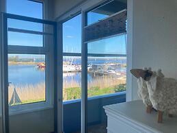 6 Pers Harbor House Nirvana on the Marina With Lake View and Sauna