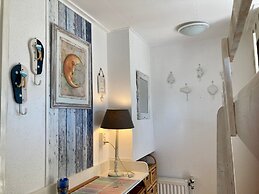 6 Pers House Marijke With Winter Garden and Direct Access to the Lauwe