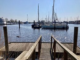 2 Pers - House König Lakeside of the Lauwersmeer With own Fishing Pier