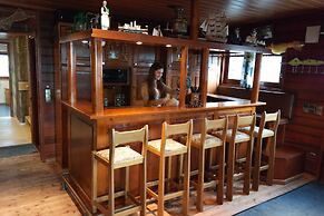 8 Pers Large Seaside Home in Front of the Lauwersmeer