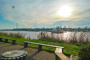 8 Pers Large Seaside Home in Front of the Lauwersmeer