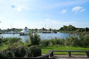 8 Pers Large Seaside Home in Front of the Lauwersmeer