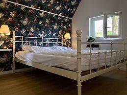 6 Pers Sunny House With Equipped Terrace Behind a Dike at Lauwersmeer