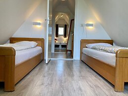 6 Pers Sunny House With Equipped Terrace Behind a Dike at Lauwersmeer