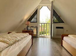 6 Pers Sunny House With Equipped Terrace Behind a Dike at Lauwersmeer