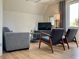 6 Pers Sunny House With Equipped Terrace Behind a Dike at Lauwersmeer