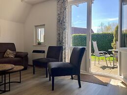 Cozy Holiday Home by the Dike in a Quiet Location at Lauwersmeer