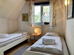 Holiday Home Urlaubsruhe 6 p Near Lake Lauwersmeer - no Pets