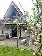 Holiday Home de Druif 6p With a Nice Terrace Near Lake Lauwersmeer