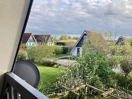 Holiday Home de Druif 6p With a Nice Terrace Near Lake Lauwersmeer