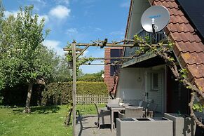 Holiday Home de Druif 6p With a Nice Terrace Near Lake Lauwersmeer