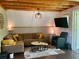 Holiday Home de Druif 6p With a Nice Terrace Near Lake Lauwersmeer