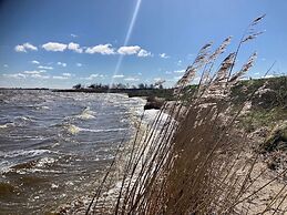 Beautiful Quiet 2 Persons Caravan on the Lauwersmeer