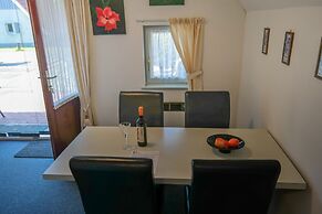 Holiday Home Schapenzicht With Balcony, Terrace, and Garden for 6 Pers