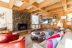 Treetops Condo Short Walk to Base of Eagle Bahn Gondola by RedAwning