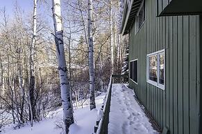 921 Faraway 5 Bedroom Home by RedAwning