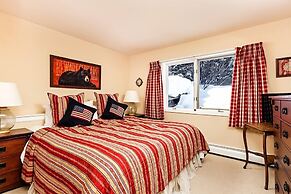 921 Faraway 5 Bedroom Home by RedAwning