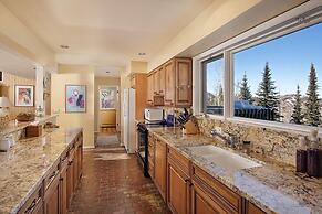 921 Faraway 5 Bedroom Home by RedAwning