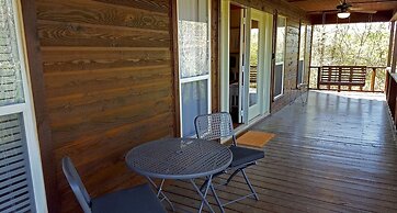 Safari on Glover River With Private Riverfront Access and Hot Tub by R