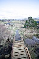 Red Robin - Vacation homes next to Svartifossur waterfall