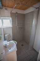 Red Robin - Vacation homes next to Svartifossur waterfall