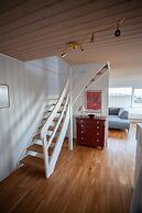 Red Robin - Vacation homes next to Svartifossur waterfall