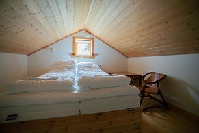 Red Robin - Vacation homes next to Svartifossur waterfall