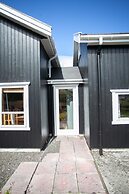 Red Robin - Vacation homes next to Svartifossur waterfall