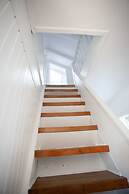 Red Robin - Vacation homes next to Svartifossur waterfall