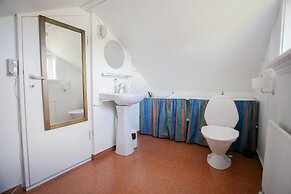 Red Robin - Vacation homes next to Svartifossur waterfall