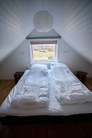 Red Robin - Vacation homes next to Svartifossur waterfall