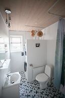 Red Robin - Vacation homes next to Svartifossur waterfall