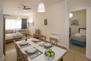 Central apartment on pedestrian street