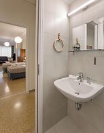 Central apartment on pedestrian street