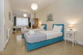 Central apartment on pedestrian street