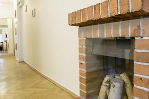 Golden Center Apartment