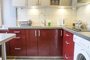 Golden Center Apartment