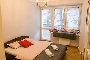 Golden Center Apartment