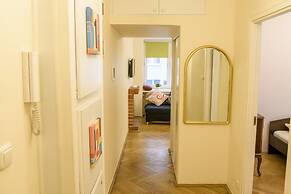 Golden Center Apartment