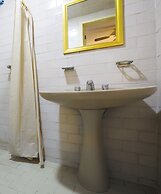 OYO Hotel Maria Teresa Inn